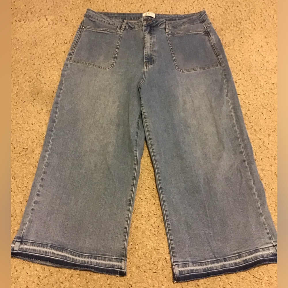 OSO CASUALS CROP FLARE JEANS GUC SZ 16